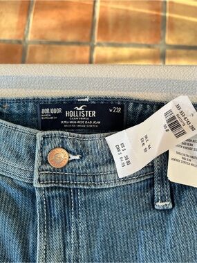 NWT Hollister Women's Ultra High-Rise Dad Jeans in Medium Blue Wash